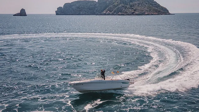Rent Boats CBE camarat 625