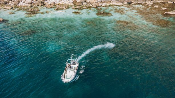 Rent Boats CBE camarat 625