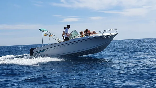 Rent Boats CBE camarat 625
